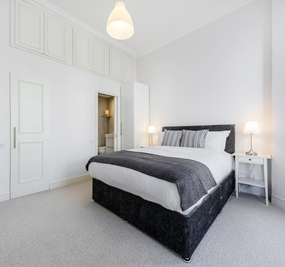 Elegant Earl'S Court 2 Bedroom Flat Just 4 Minutes From Tube Лондон Екстериор снимка