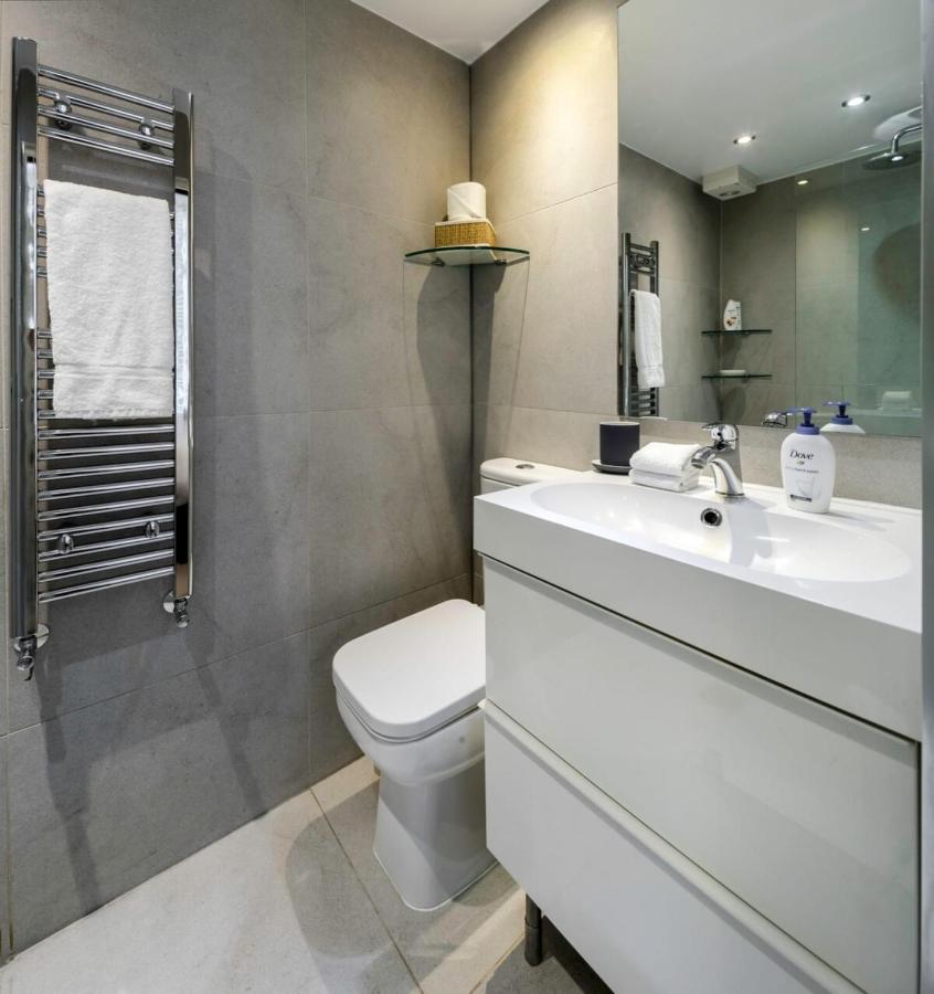 Elegant Earl'S Court 2 Bedroom Flat Just 4 Minutes From Tube Лондон Екстериор снимка